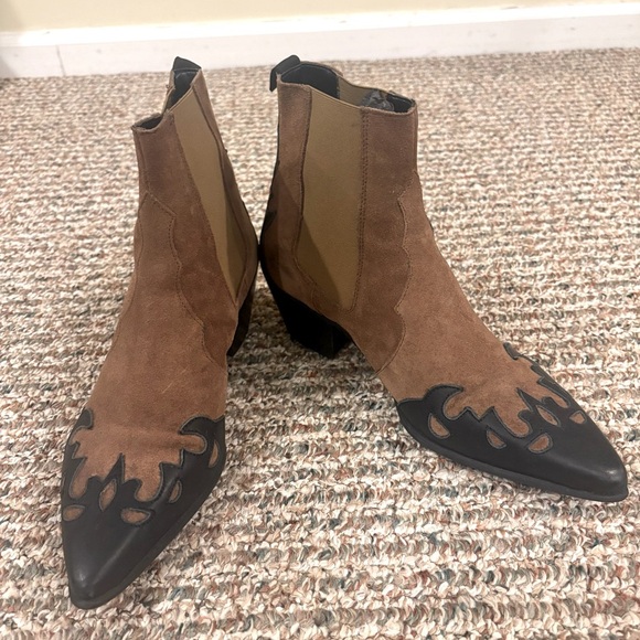 MENS SIZE 8  Brown and Black Western Style Ankle Boots main image 6